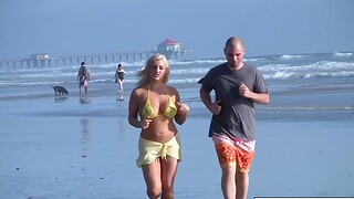 Dayna Joust sexy blonde with a fat ass in a bikini, and ends up horny immigrant at any time at the beach with Ralph Long.